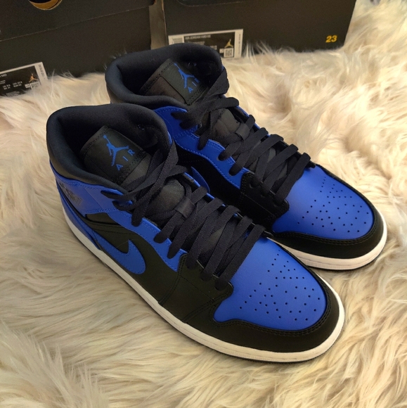 Nike Air Jordan 1 Mid 'Hyper Royal' Black - Picture 4 of 9